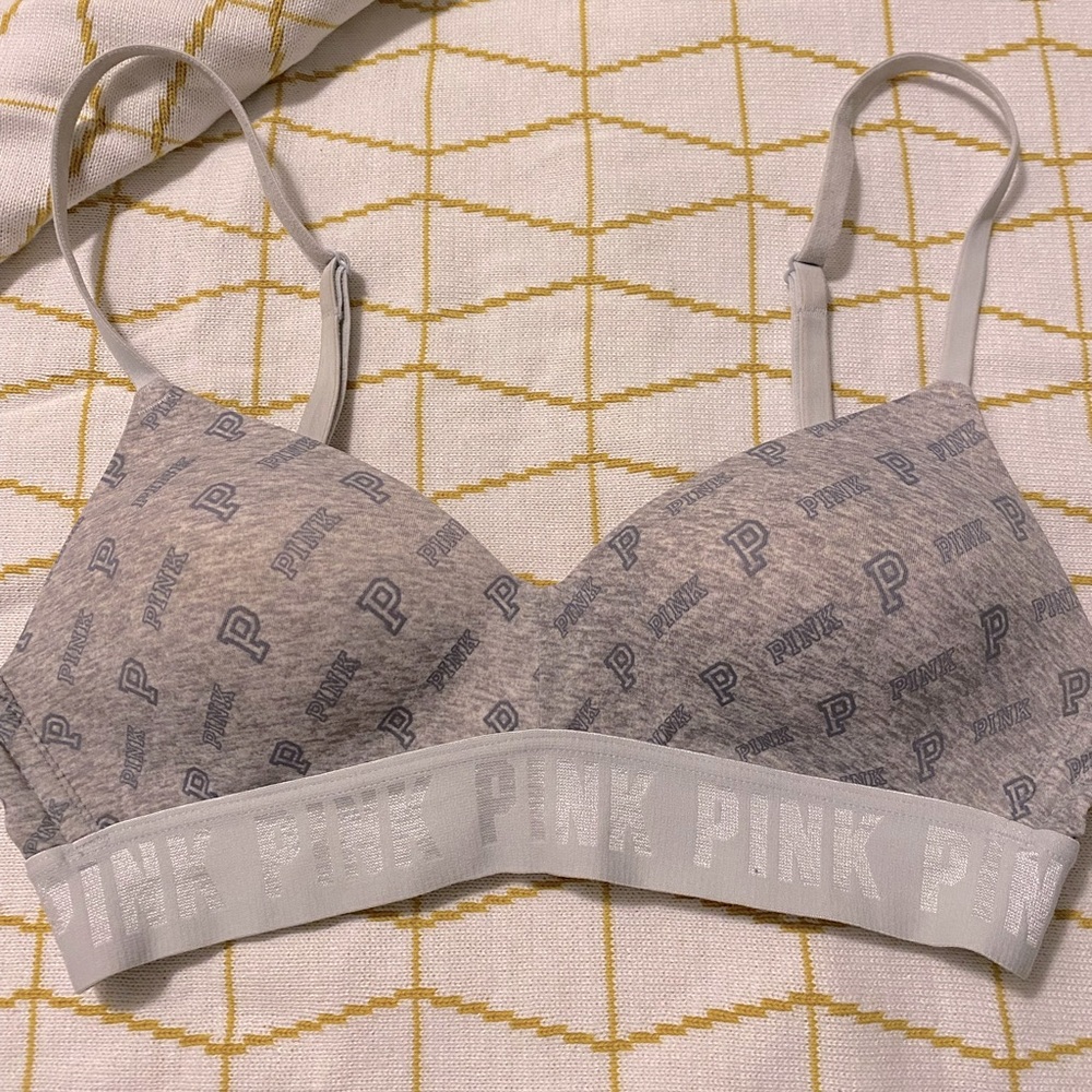 Last chance‼️PINK wear everywhere wireless bra, 32B, lightly lined